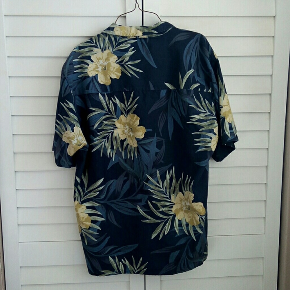 Island Republic Button Down Size L 100% Silk